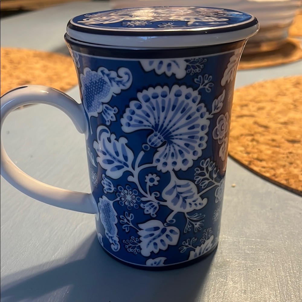Vera Bradley Blue Lagoon Mug with Lid - Picture 1 of 5